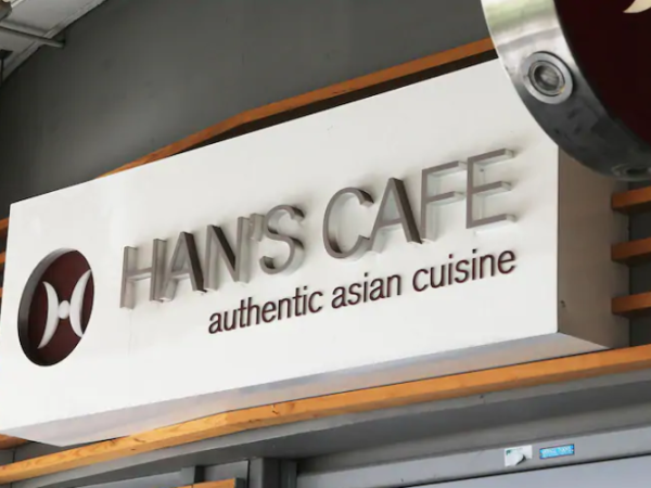 Han’s Café Rockingham sign