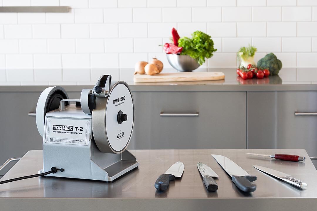 Sharpen Knives In 60 Seconds Hospitality Magazine   T 2 Pro Kitchen Knife Sharpener 