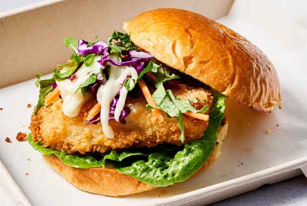 crunchy-fish-burger - hospitality | Magazine